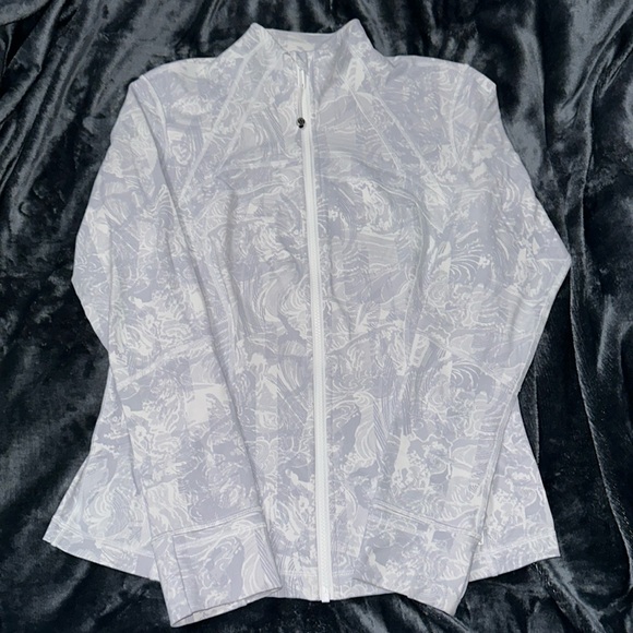 Like New! Lululemon Define Jacket - Picture 2 of 5